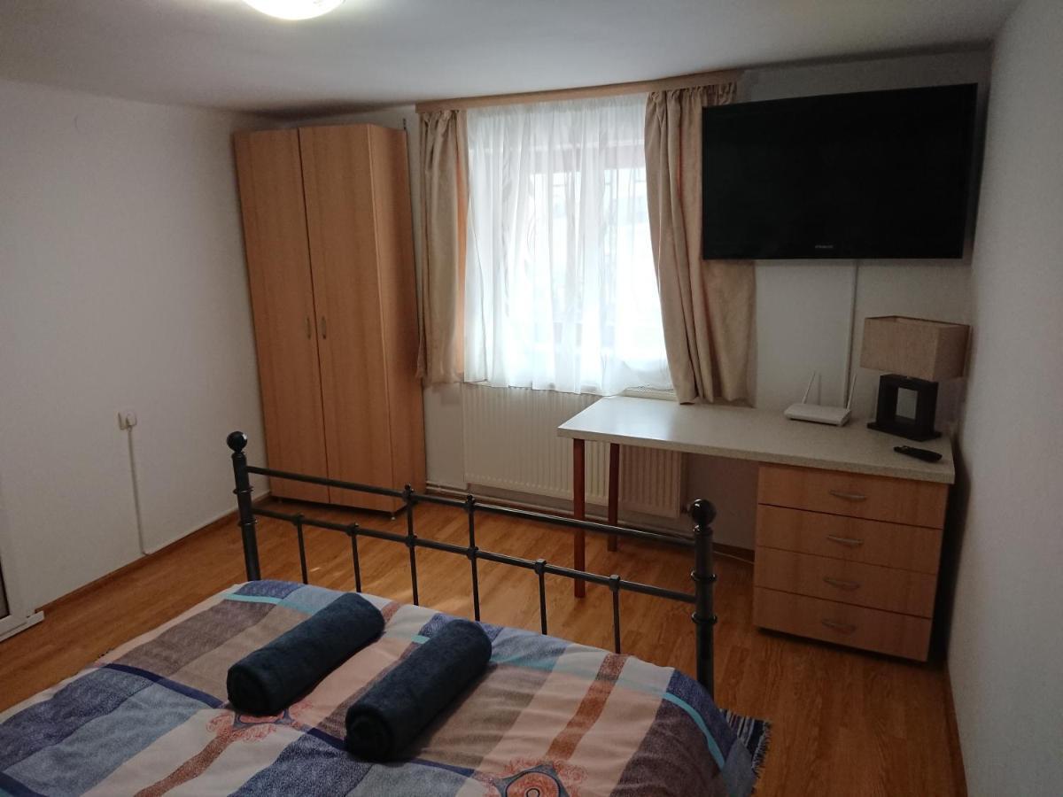 Katy'S Studio Apartment Brașov Exterior foto